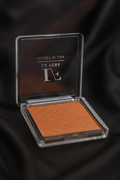 LA FERA VELVET BLUSH